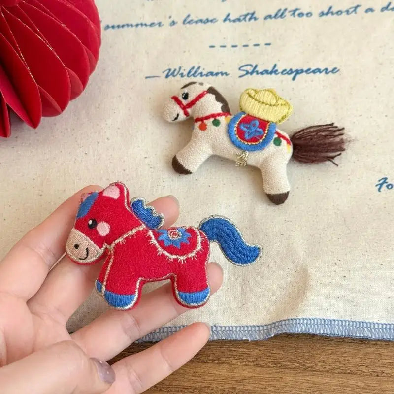 Zodiac Pony Fabric Brooch Pin – Charming Horse Corsage Fabric Brooch Pin Qme