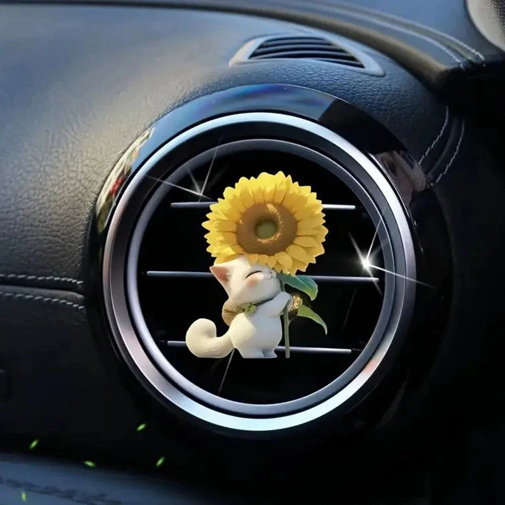 Kitten Car Vent Clip Aromatherapy Diffuser – Cute Cat Decor Car Vent Diffuser Qme
