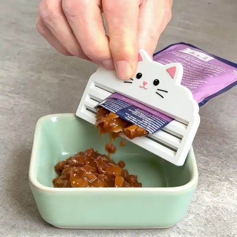 Cat Snack Extruder & Food Squeezer – No-Waste Treat Dispenser Cat Treat Dispenser Qme