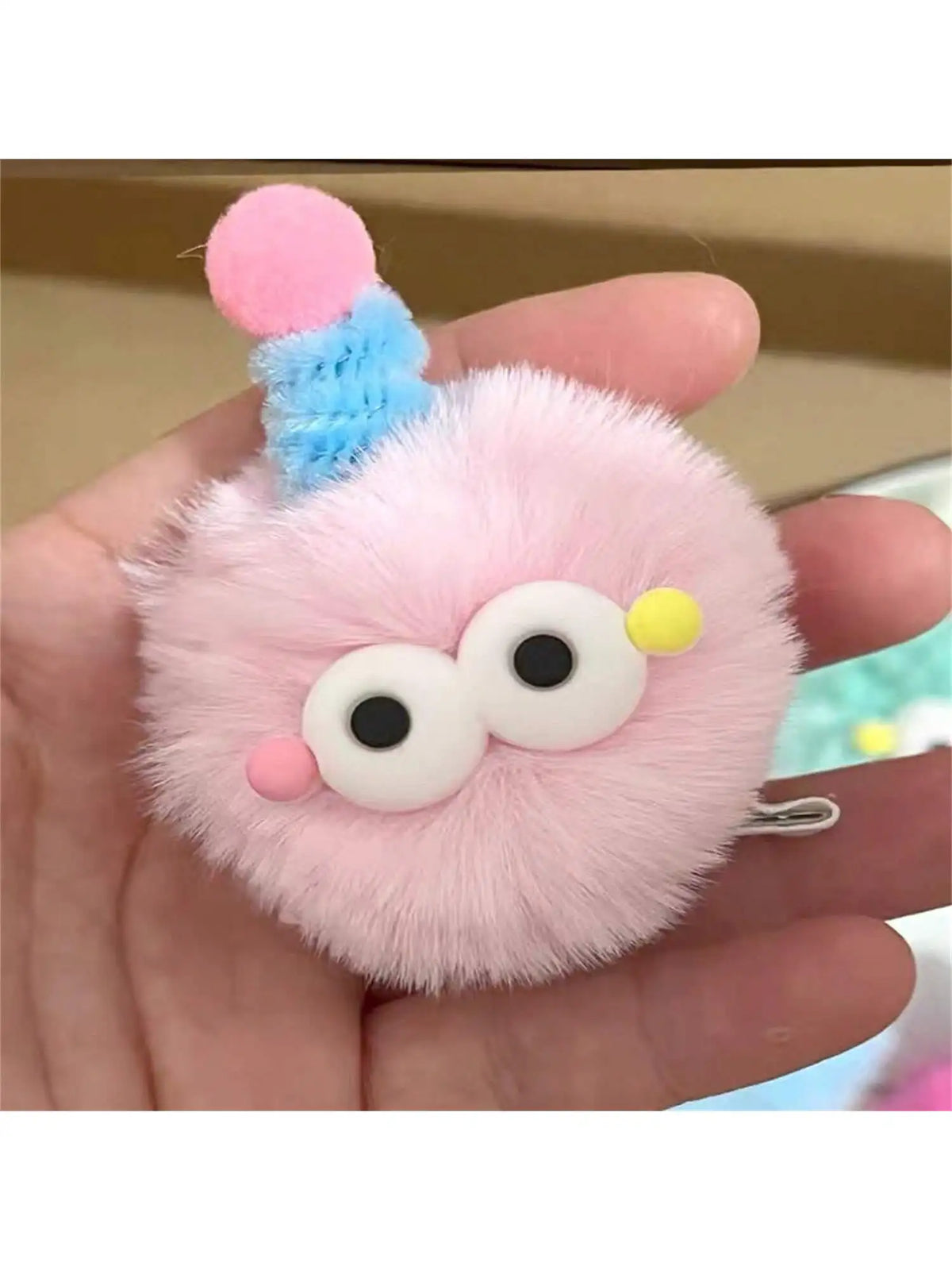 Women's Colorful Furry Pom-Pom Hair Clips – Cute Set of 7 Hair Clips Qme pink