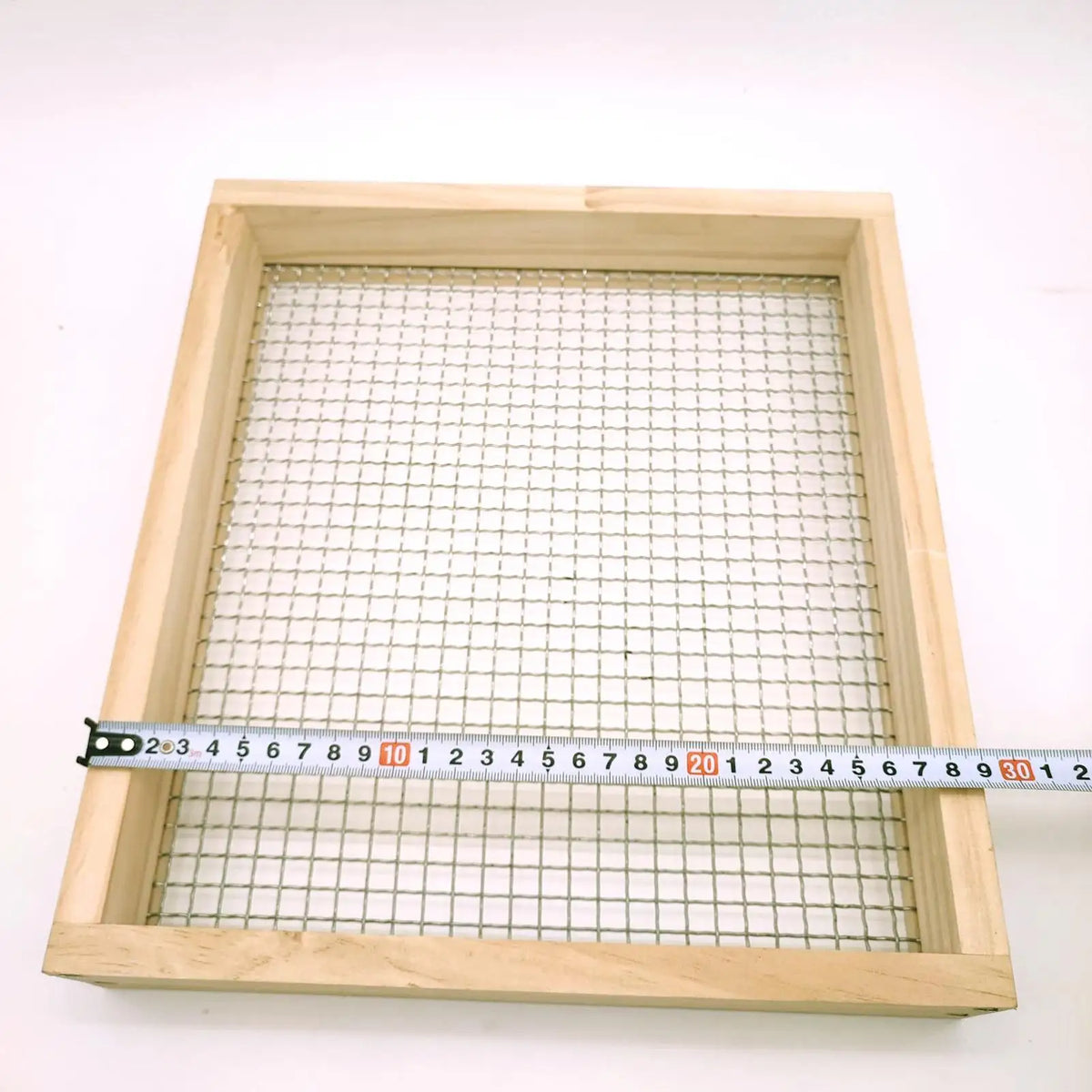 Wood Hand Soil Sifter for Garden, Compost & Gravel Screening Garden Soil Sifter Qme
