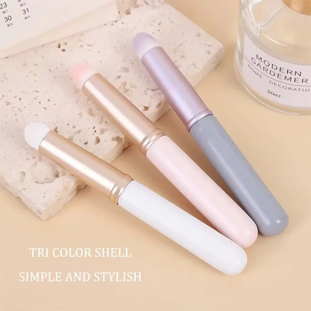 Mini Silicone Lip Brush & Concealer Applicator with Cover Makeup Applicator Brush Qme