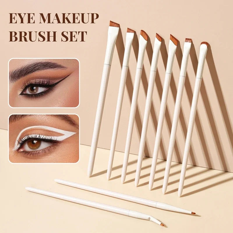 Precision Blade Eyeliner & Eyebrow Brush | Fine Oblique Tip Eyeliner Brush Qme