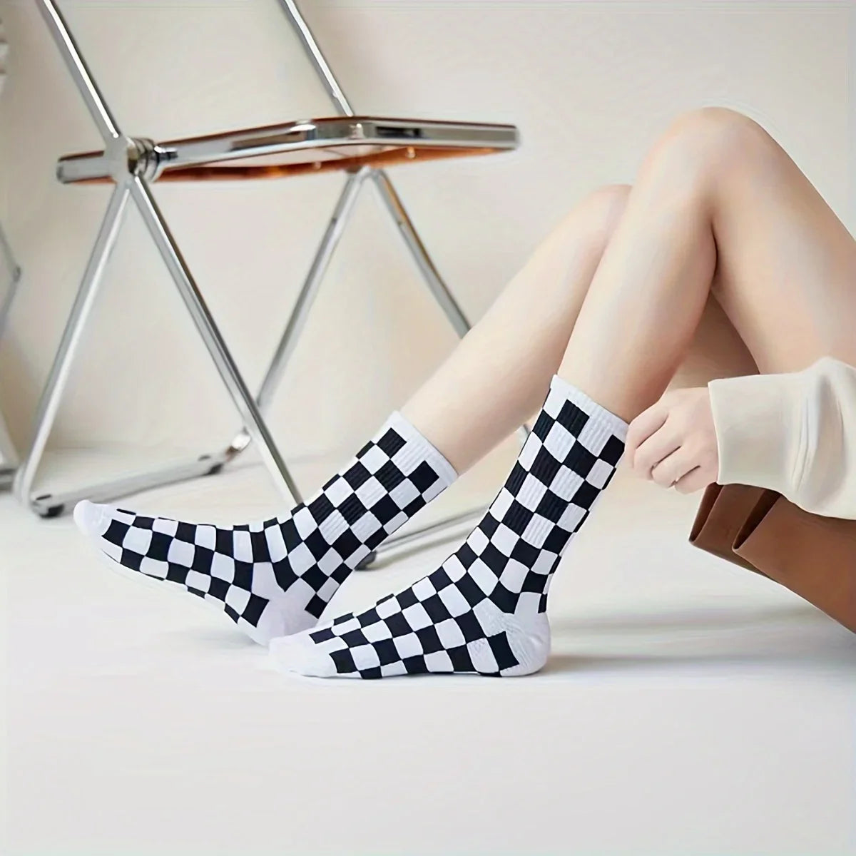 Black White Checkerboard Crew Socks – 2 Pairs, Unisex Novelty Crew Socks Qme