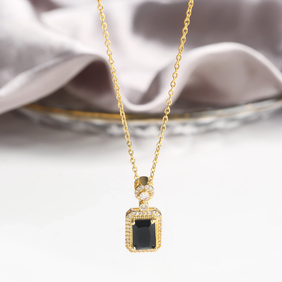 Women's Square Crystal Geometric Choker Pendant Necklace Crystal Pendant Necklace Qme Black