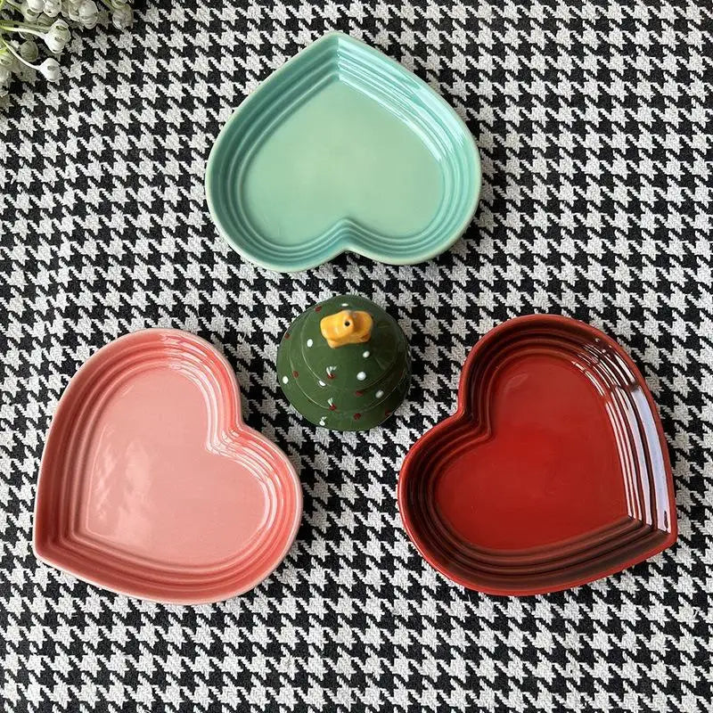 Heart-Shaped Ceramic Pet Bowl for Cats & Small Dogs – 12cm Ceramic Pet Bowl Qme
