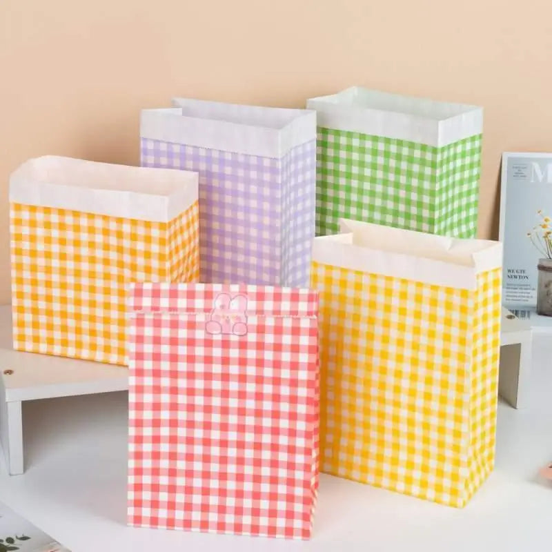 Checkered Kraft Paper Gift Bags – Holiday & Party Packaging (50pk) Gift Packaging Bags Qme