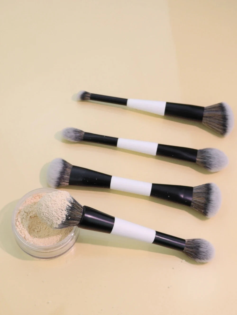 Dual-Headed Makeup Brush – Foundation, Blush & Contour Makeup Brush Qme