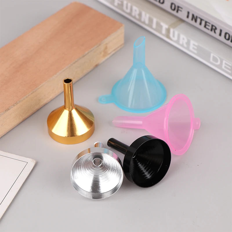 10Pcs Mini Funnels for Perfume, Essential Oil & Small Bottles Mini Filling Funnels Qst