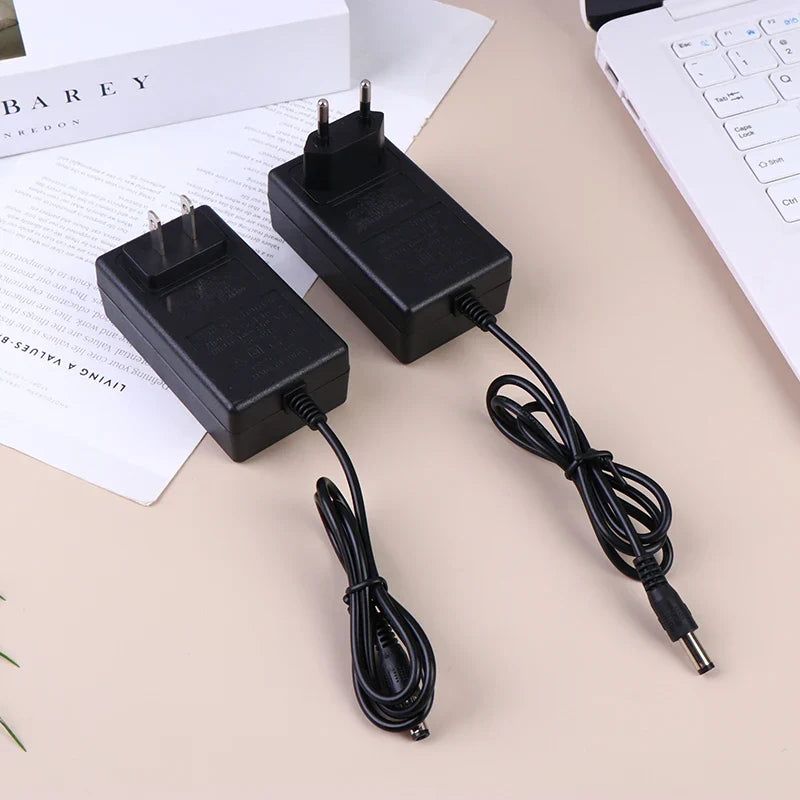18650 Lithium Charger 12.6V 2A / 21V 1A for 12V 18V Power Tools Lithium Battery Charger Qme