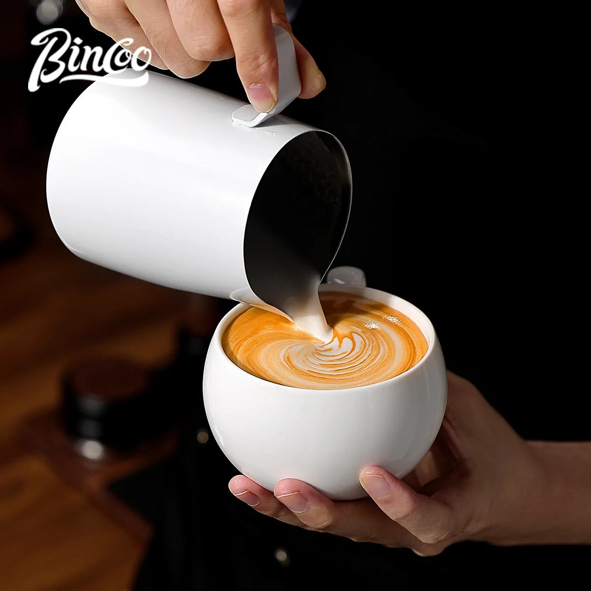 Bincoo Milk Frothing Pitcher Sharp Spout 400ml/600ml Stainless Steel Milk Frothing Pitcher Qst
