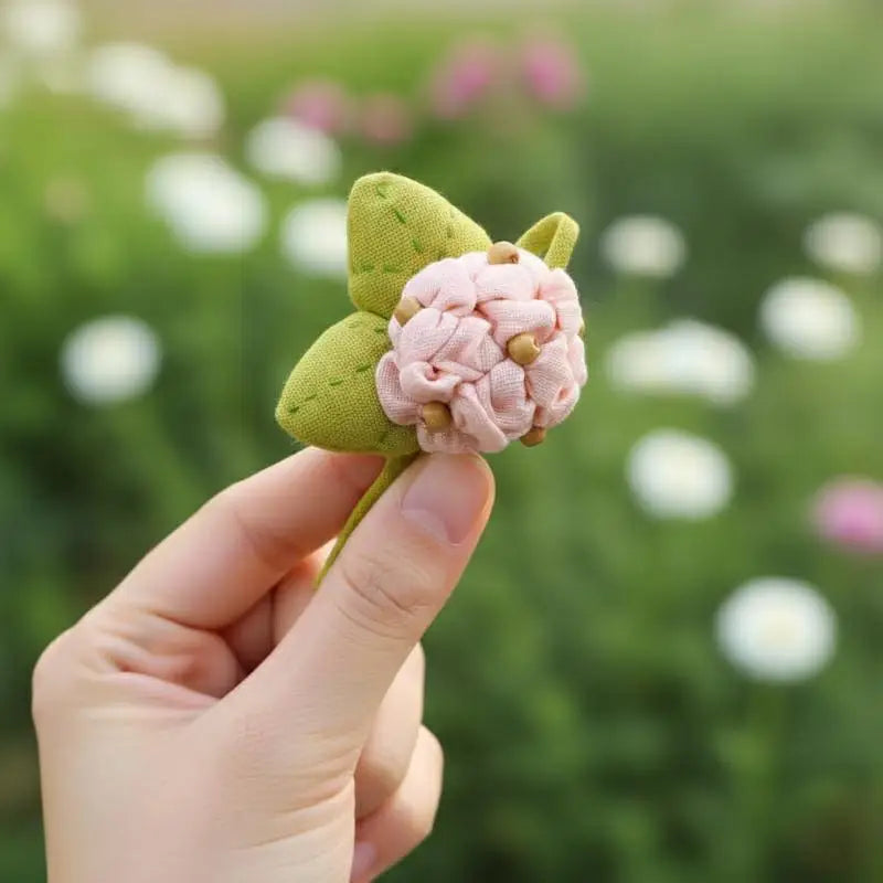3D Hydrangea Brooch – Cotton Linen Floral Pin for Women Floral Brooch Pin Qst