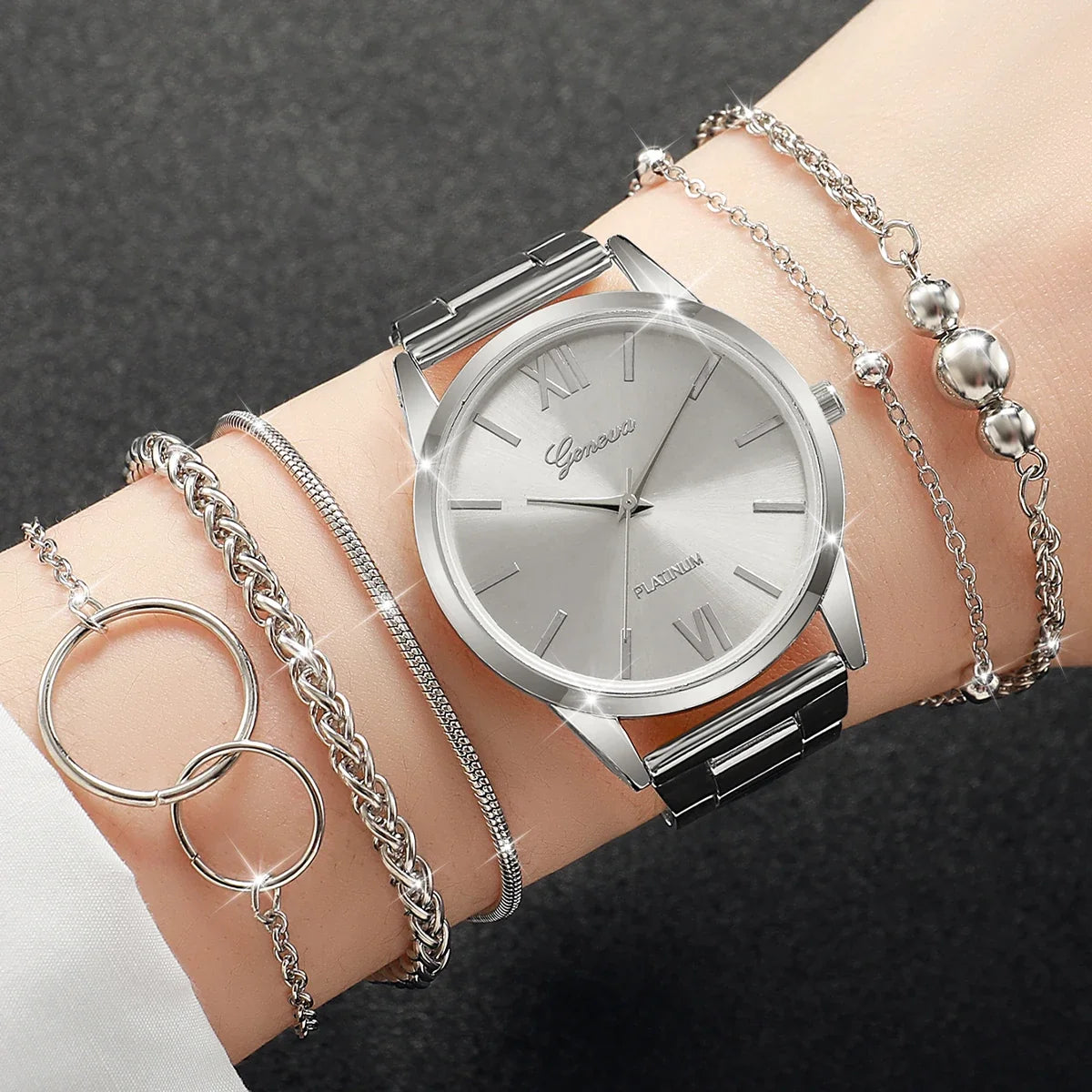 Women's Roman Dial Quartz Watch & Silver Alloy Bracelet Set Quartz Watch Set Qme