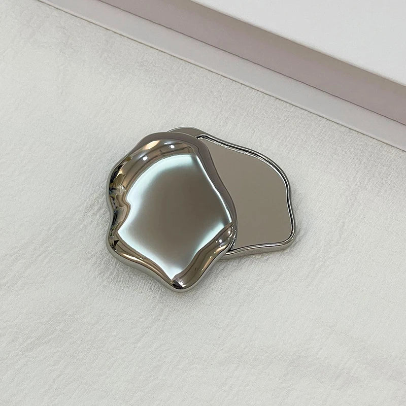 Heart-Shaped Double-Sided Compact Makeup Mirror – Foldable Compact Makeup Mirror Qst