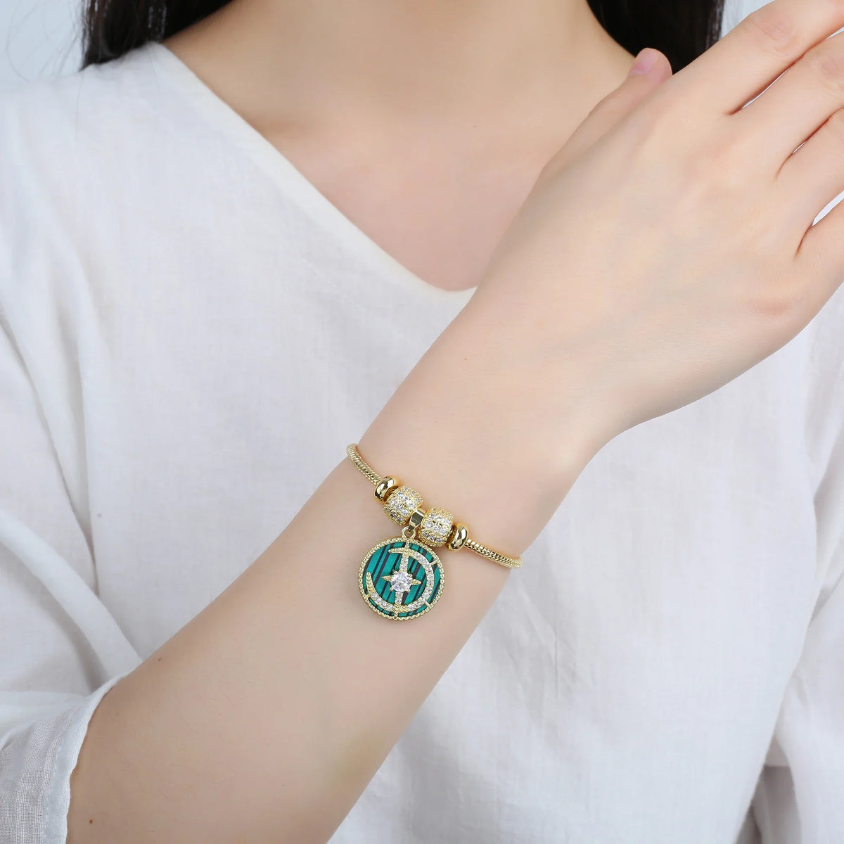 Adjustable Cubic Zirconia Heart Snake Chain Bracelet for Women Fashion Bracelet Qme