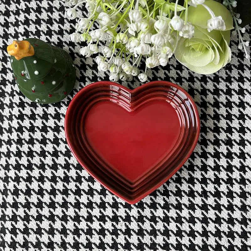 Heart-Shaped Ceramic Pet Bowl for Cats & Small Dogs – 12cm Ceramic Pet Bowl Qme Red