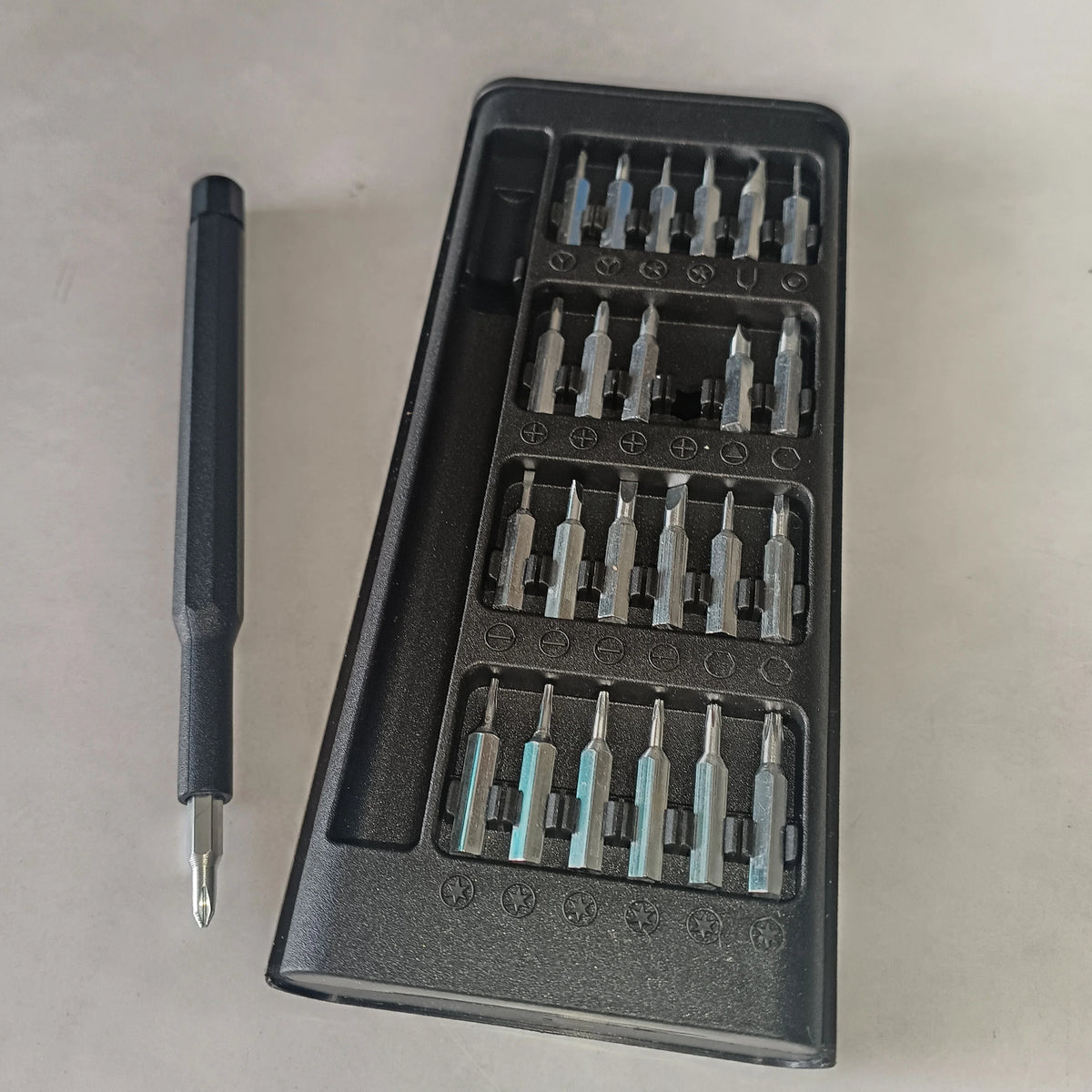24-in-1 Magnetic Precision Screwdriver Multi-Tool Kit Multi-Tool Kit Qst