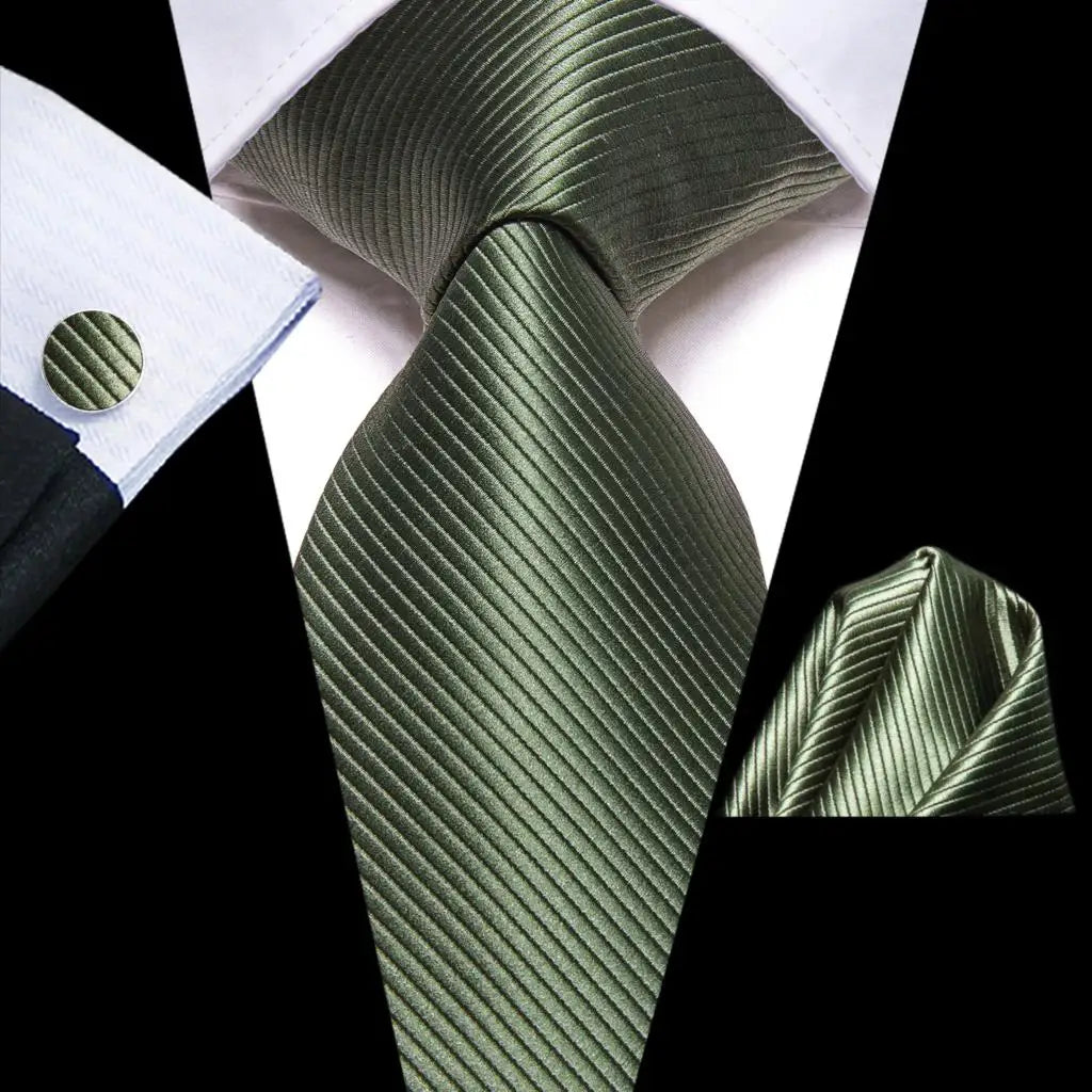 Hi-Tie Men's Silk Necktie Handkerchief & Cufflinks Set