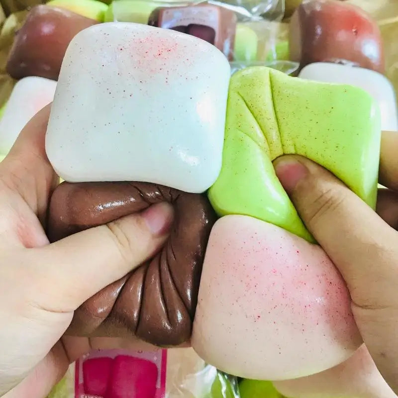Bread Loaf Squeeze Toy – Soft PU Foam Fidget Desk Toy Novelty Squeeze Toy Qme