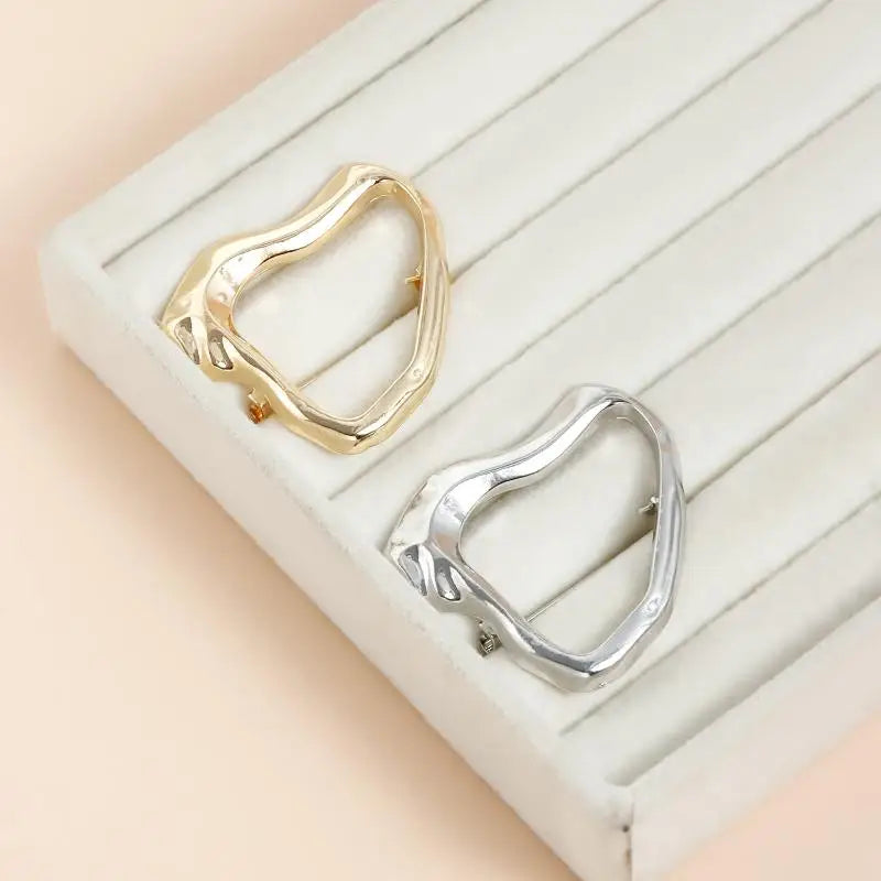 Geometric Heart Waist Cinch Brooch Pin | 6 Colors | Women & Men Brooch Pin Qme