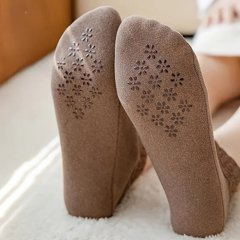 Women's Thermal Fuzzy Socks – Lace Trim & Non-Slip Sole Thermal Fuzzy Socks Qme