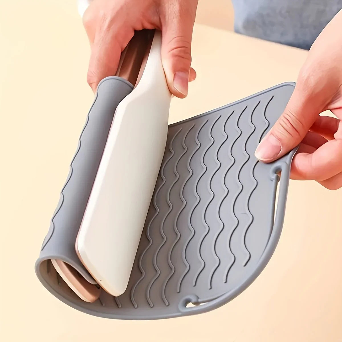 Silicone Heat-Resistant Mat for Hair Styling Tools – 6 Colors Hair Styling Mat Qme Grey