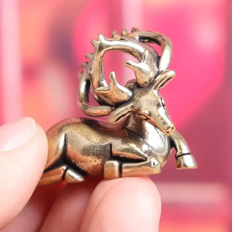 Solid Brass Elk Figurine – Retro Moose Desk Statue & Ornament Decorative Figurine Qme