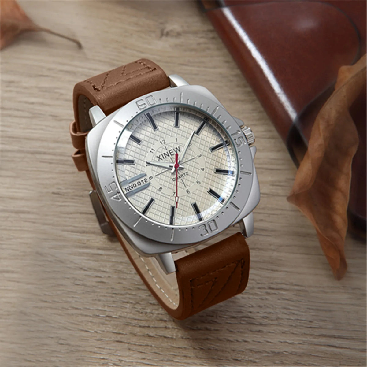 Men's Minimalist Business Leather Strap Quartz Watch Men's Quartz Watch Qme F