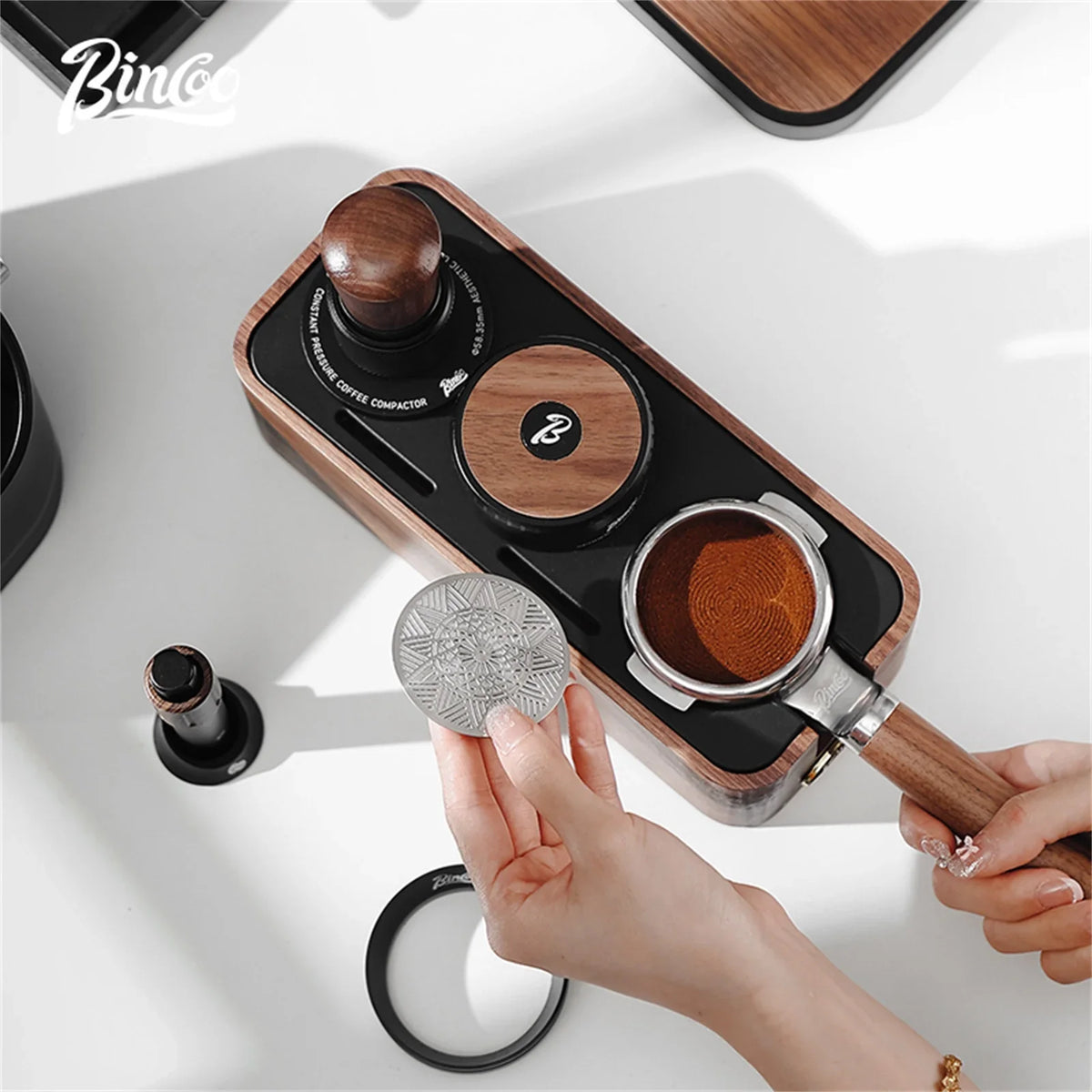 Bincoo 58mm Auto-Leveling Coffee Tamper & Distributor Stand Espresso Tamper Set Qst
