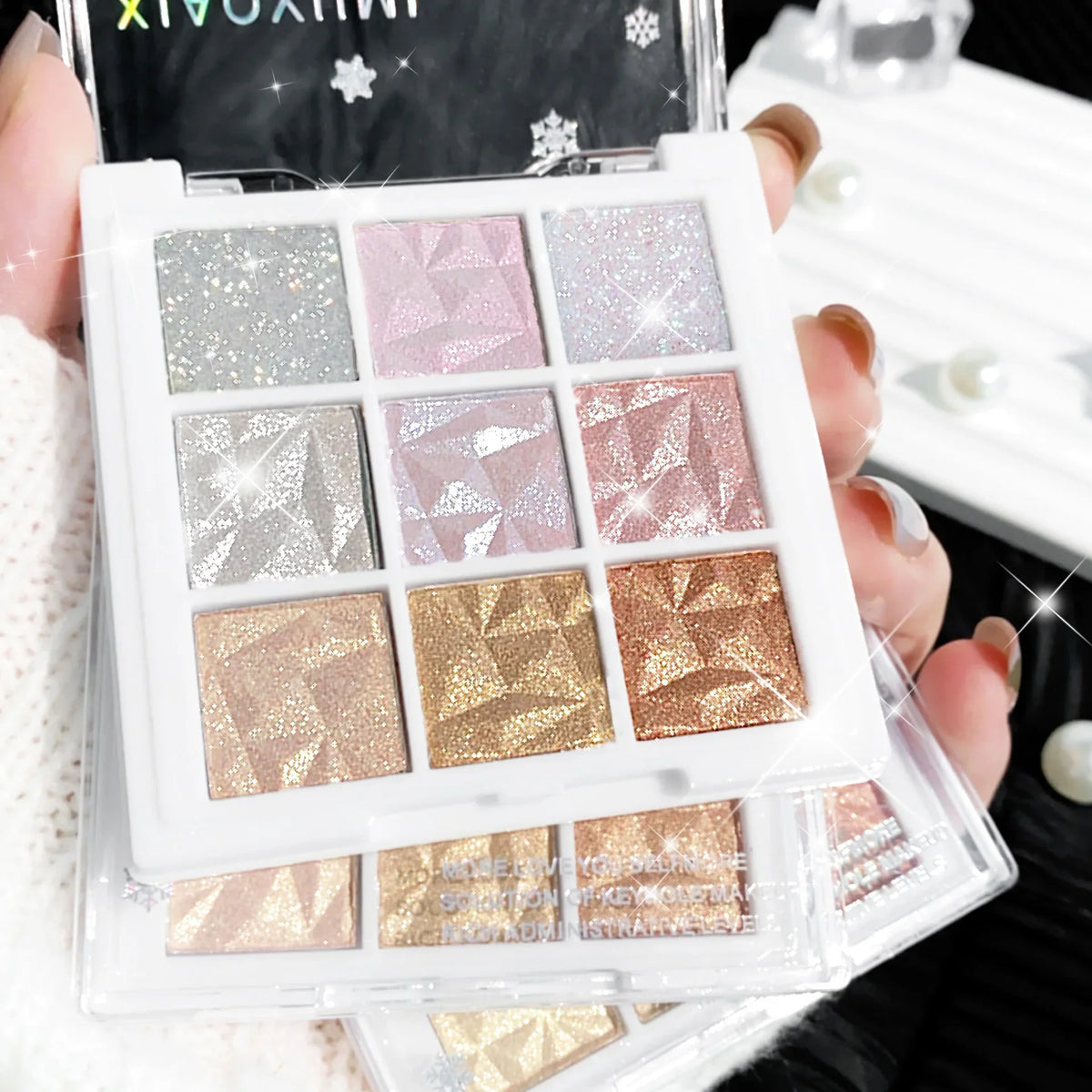 Christmas Snowflake 9-Color Eyeshadow Palette Matte Shimmer Eyeshadow Palette Qme
