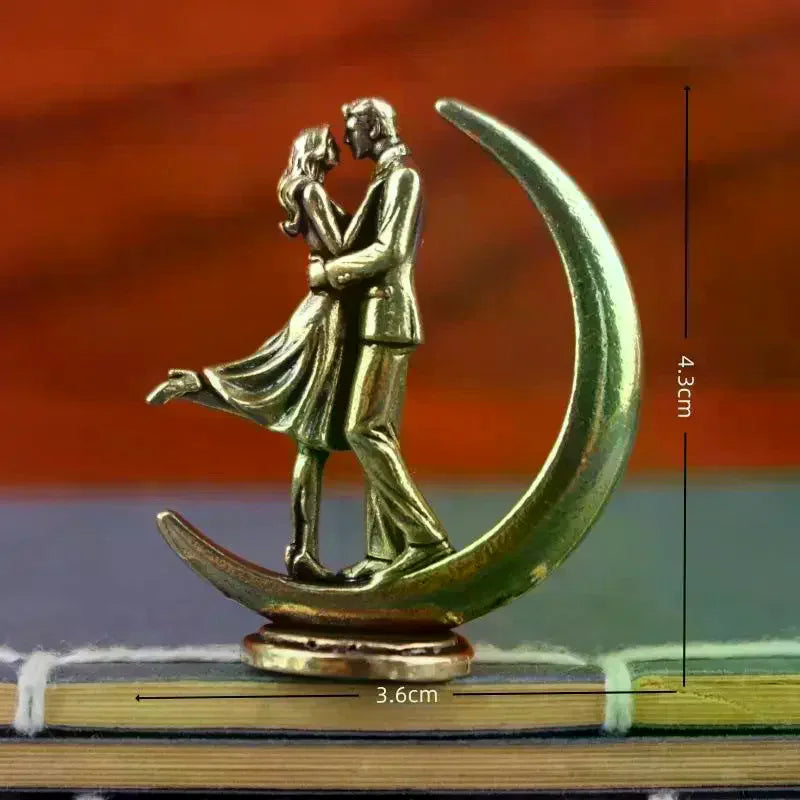 Brass Couple Hugging Figurine | Modern Art Home Decor Statue Decorative Figurine Qme