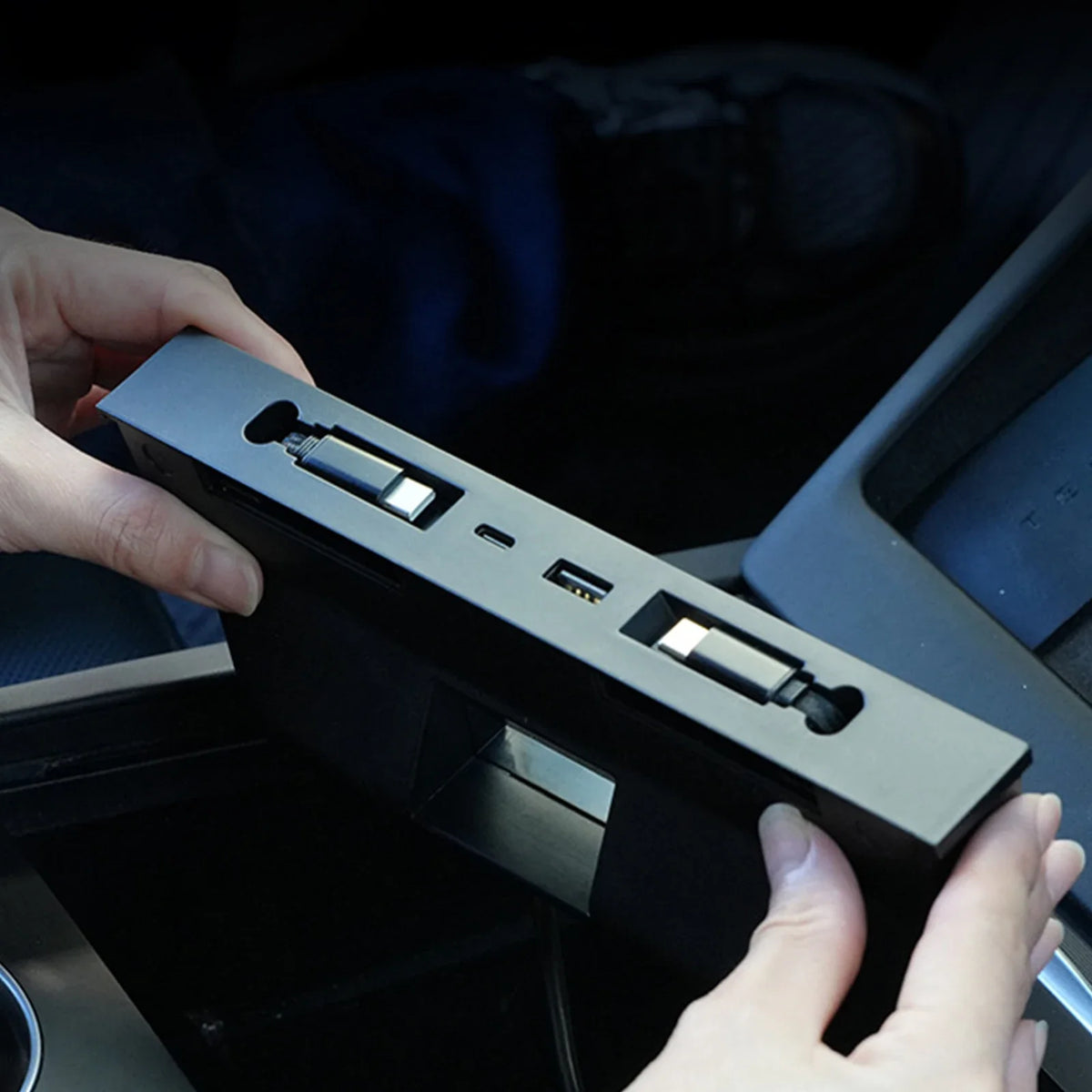 Tesla Model Y & 3 60W Multi-Port USB Charging Hub Dock Car Charging Hub Qme