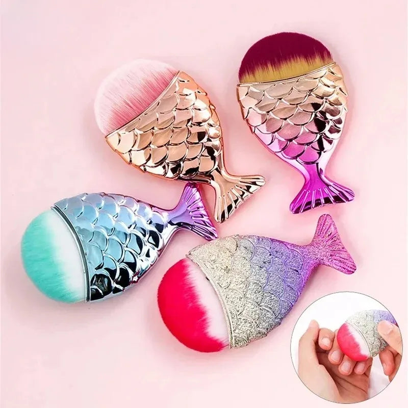 Fishtail Nail Brush – Soft Cosmetic Dust Brush, 14 Colors Nail Care Brush Qme