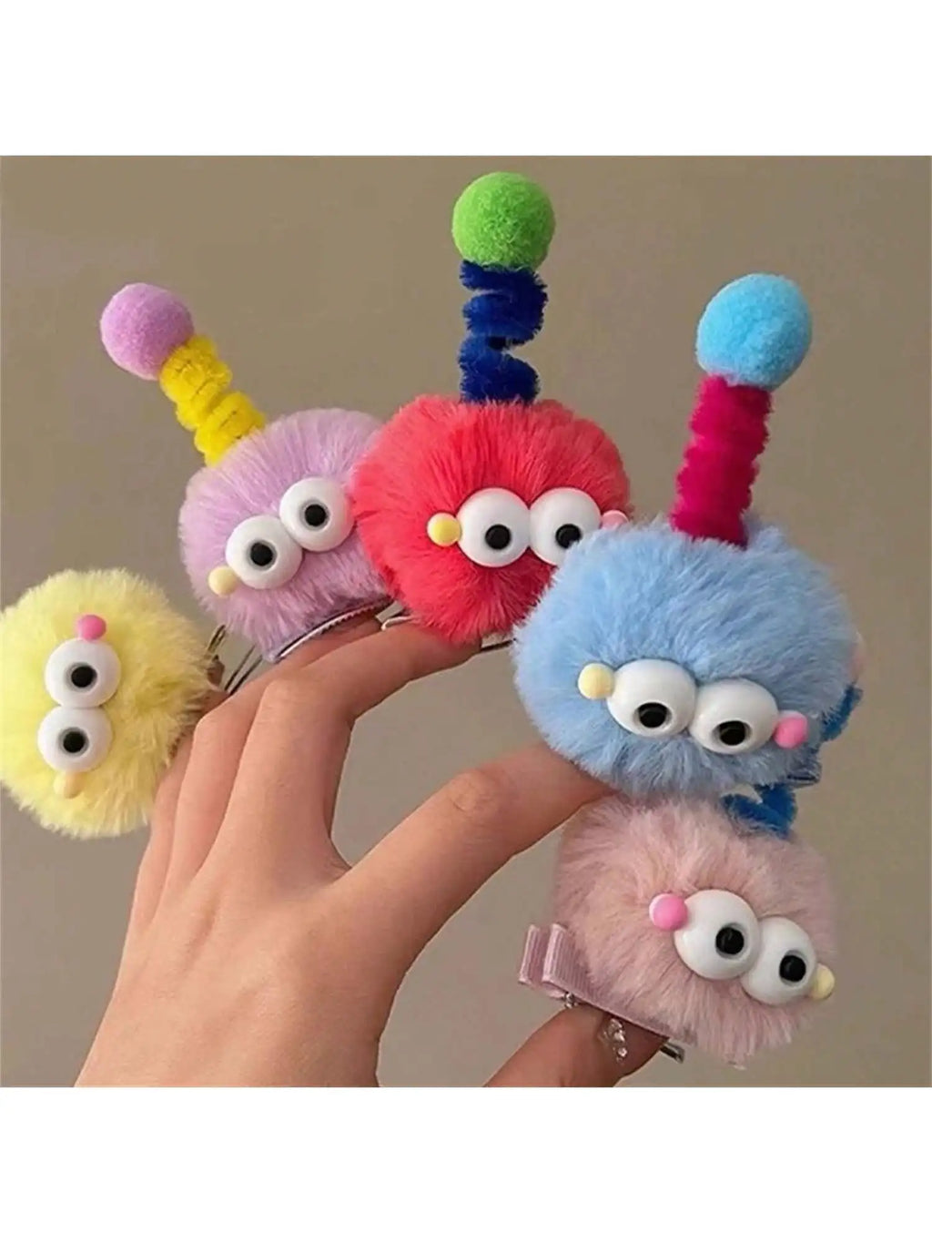 Women's Colorful Furry Pom-Pom Hair Clips – Cute Set of 7 Hair Clips Qme