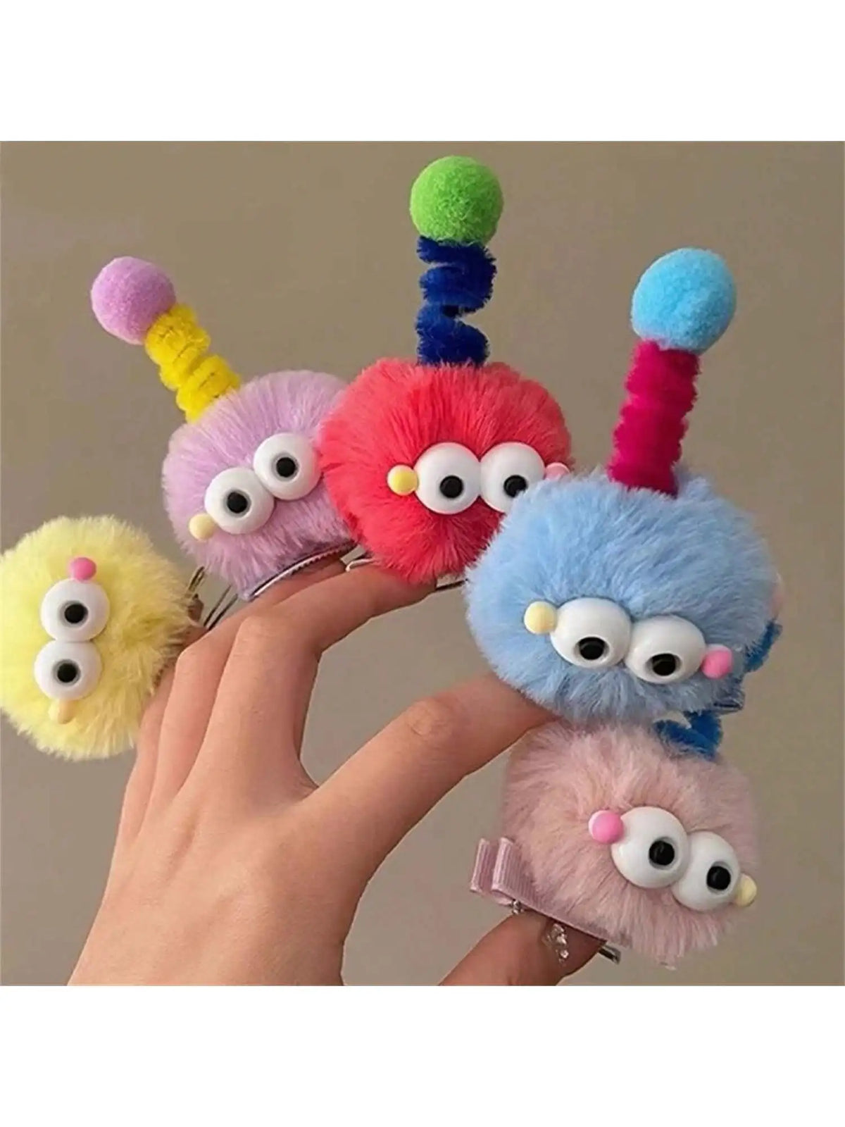 Women's Colorful Furry Pom-Pom Hair Clips – Cute Set of 7 Hair Clips Qme