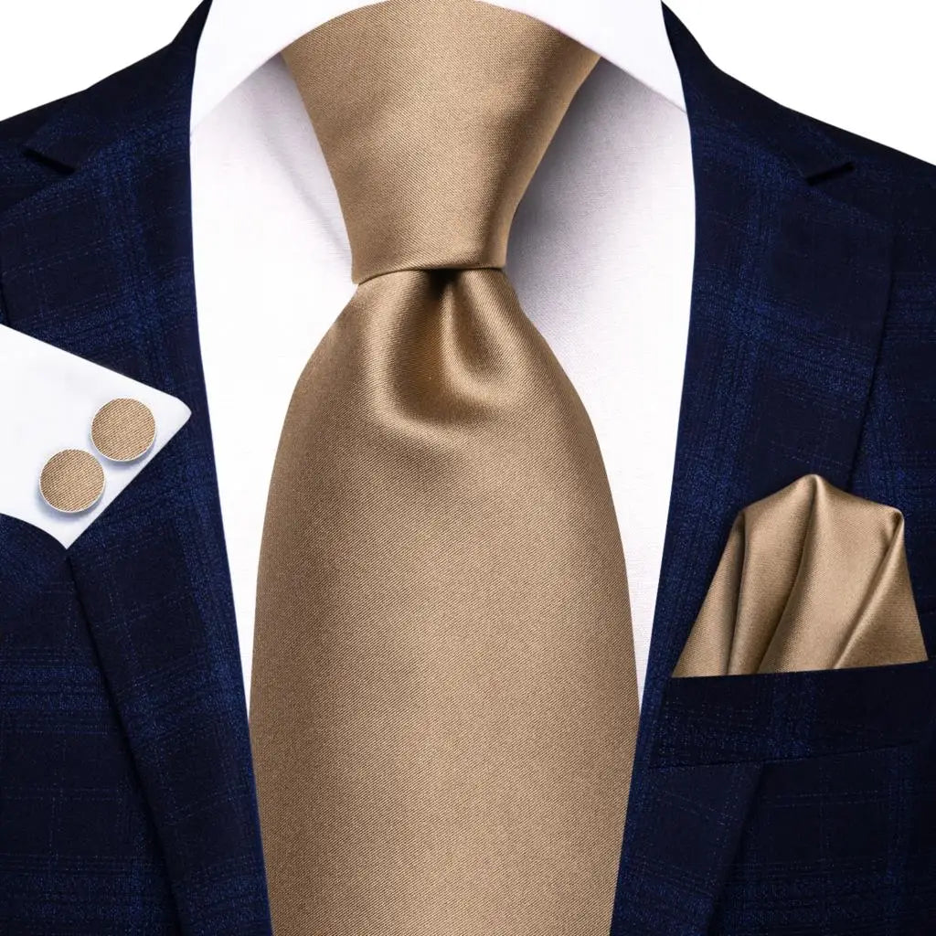Hi-Tie Men's Silk Necktie Handkerchief & Cufflinks Set