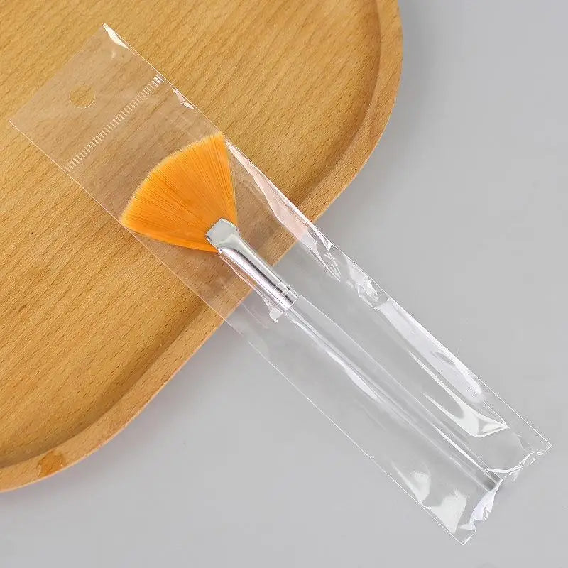 Fan Shaped Facial Mask Brush – Soft Nylon Applicator Tool Mask Applicator Brush Qst E