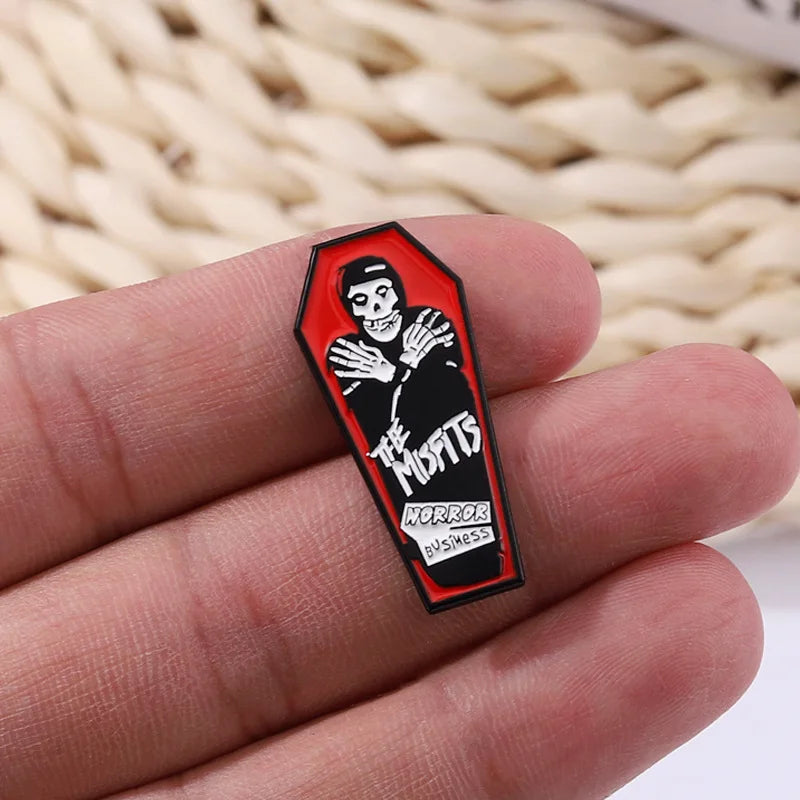 Rock Punk Enamel Lapel Pin – Music Club Horror Brooch Badge Enamel Lapel Pin Qme