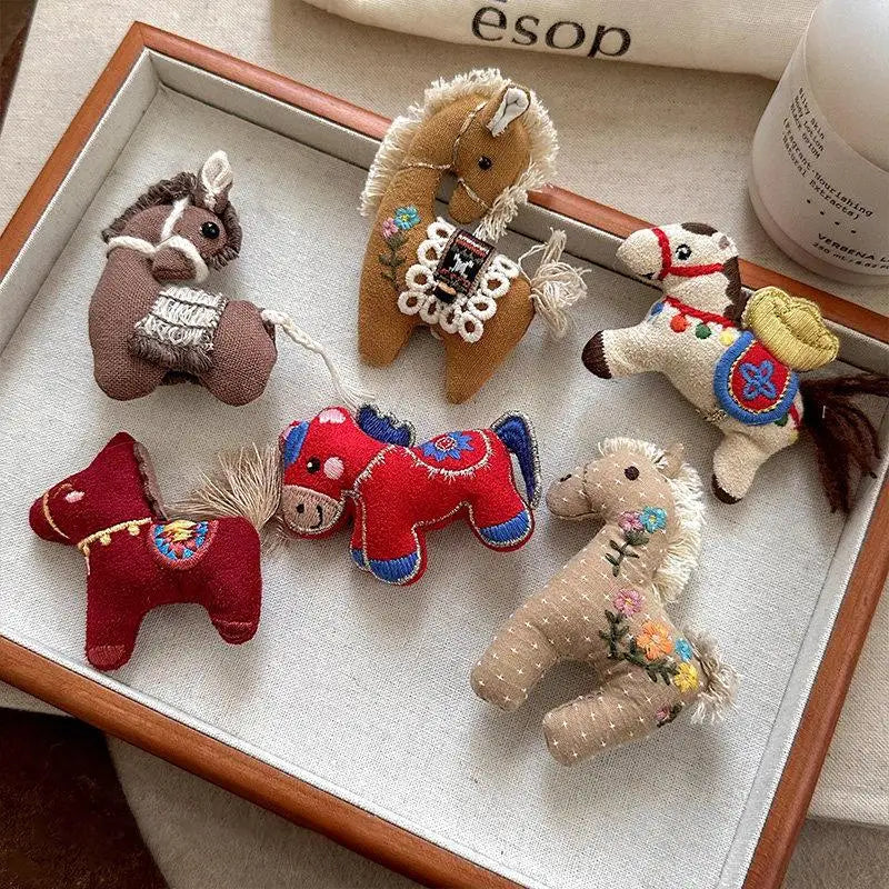 Zodiac Pony Fabric Brooch Pin – Charming Horse Corsage Fabric Brooch Pin Qme