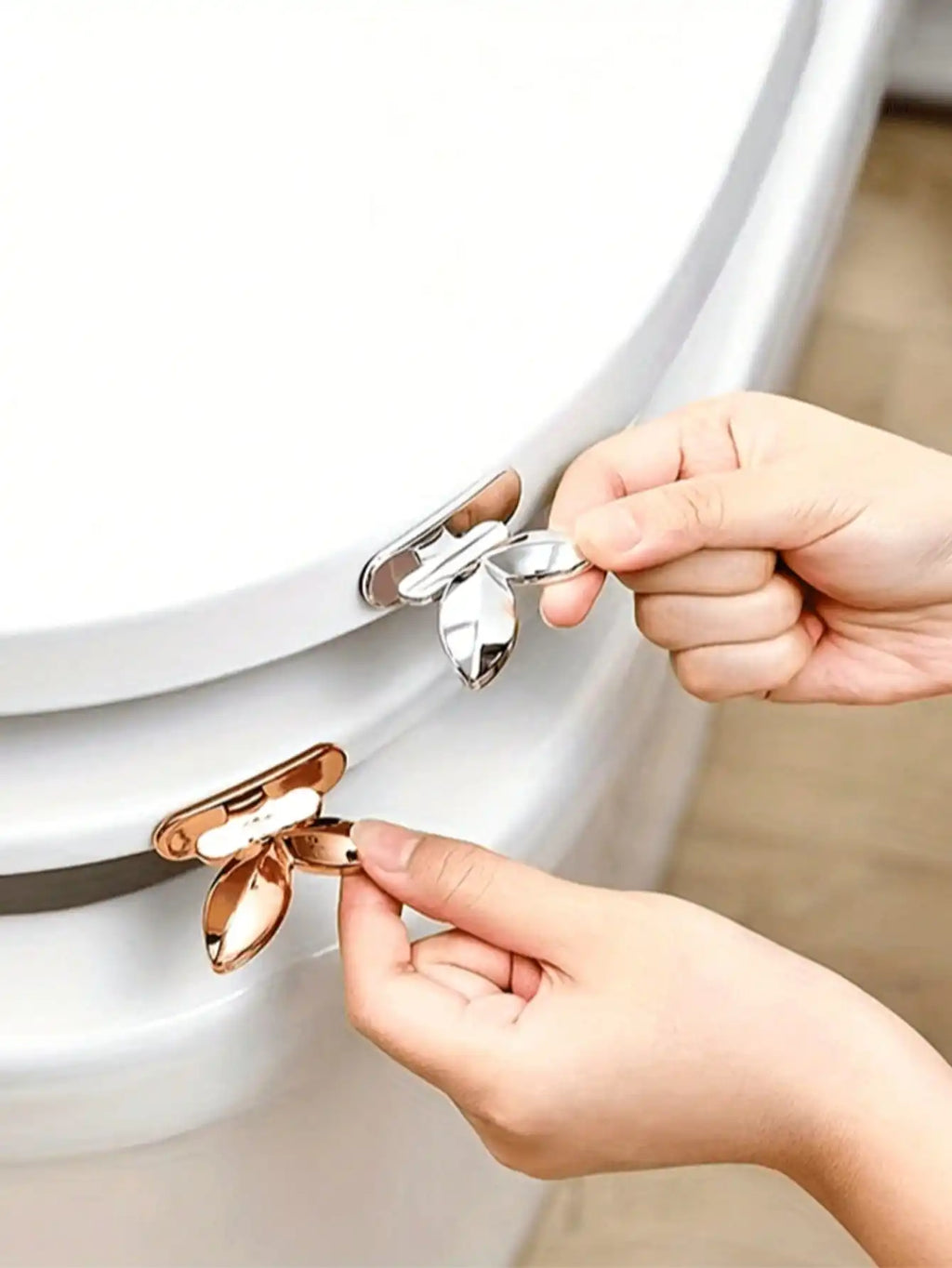 Rose Gold Toilet Seat Riser Kit – No-Touch Hygienic Puller Toilet Seat Accessory Qme