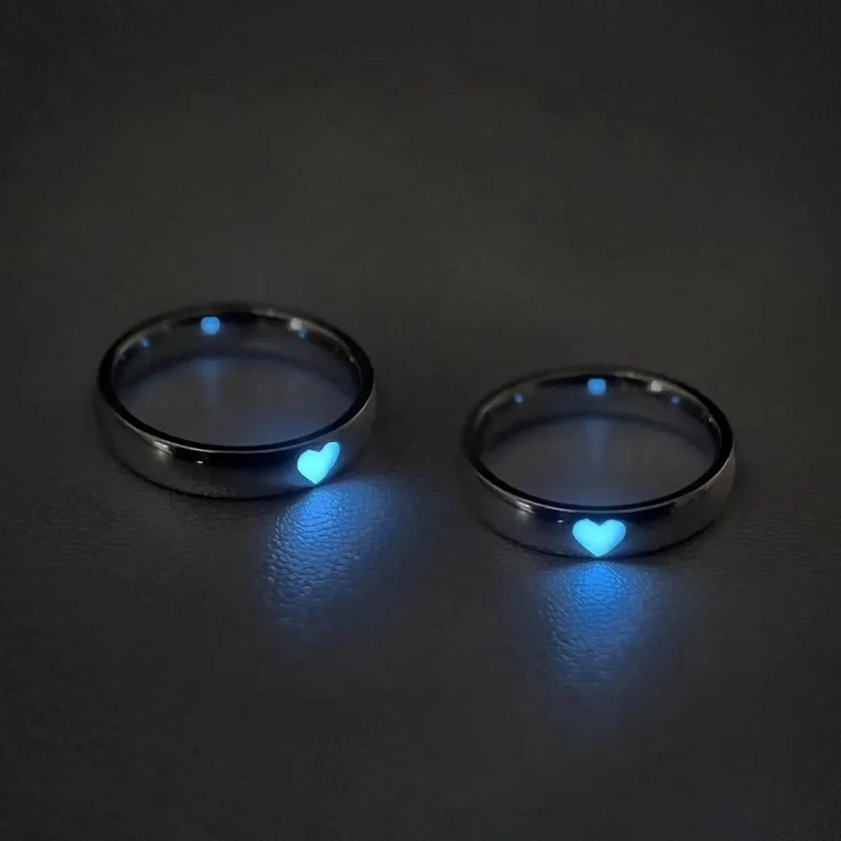 Luminous Heart Couple Ring – Blue & Pink Glow in Dark Couple Fashion Ring Qme