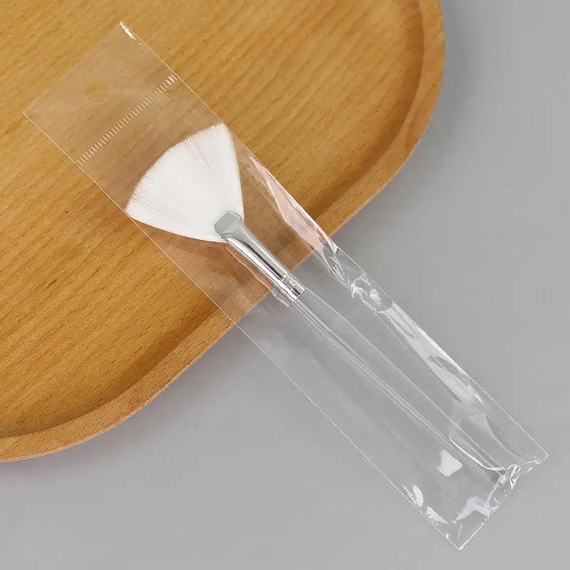 Fan Shaped Facial Mask Brush – Soft Nylon Applicator Tool Mask Applicator Brush Qst D