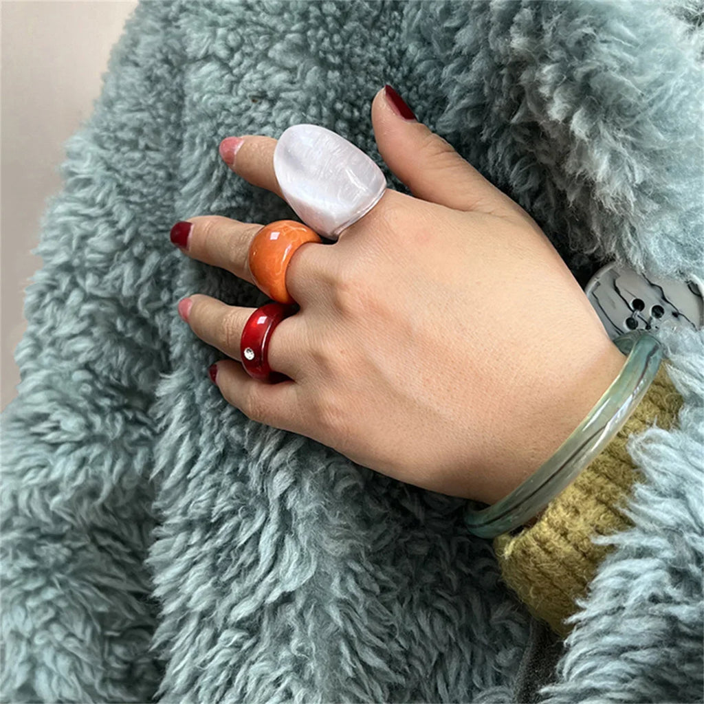 Y2K Transparent Resin Chunky Ring – Geometric Oval Wide Band Resin Statement Ring Qme