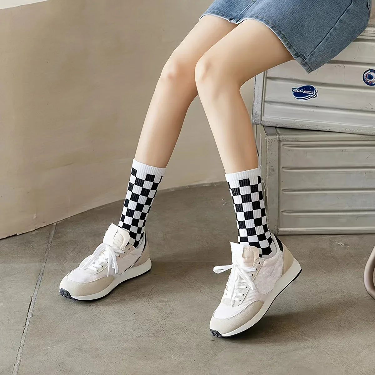 Black White Checkerboard Crew Socks – 2 Pairs, Unisex Novelty Crew Socks Qme