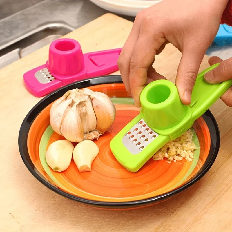 Manual Garlic & Ginger Press Multi-functional Kitchen Cutter Garlic Ginger Press Qme