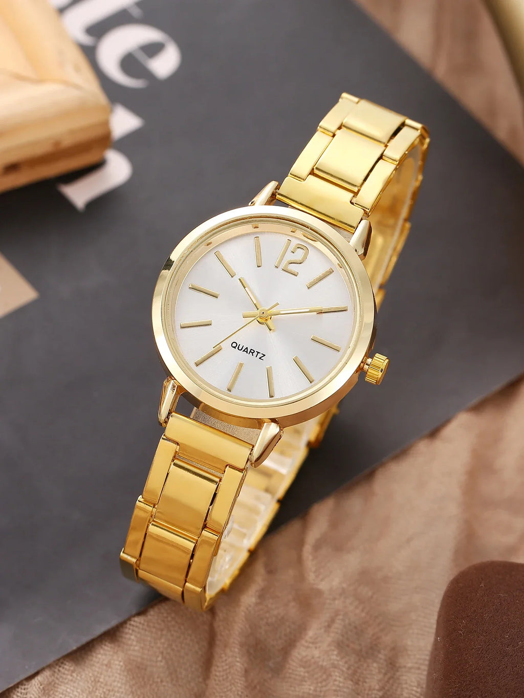 Women's Small Dial Quartz Watch Set of 2 – Casual & Versatile Women's Quartz Watch Qme