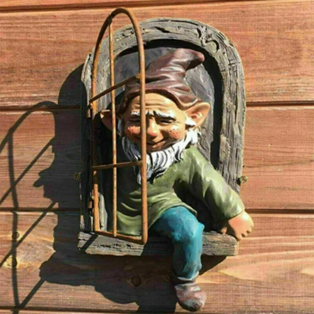 Garden Elf Tree Hug Statue – Resin Outdoor Courtyard Decor Garden Statue Qme
