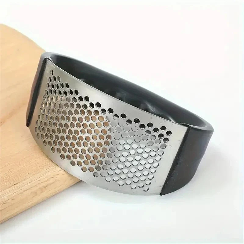 Stainless Steel Garlic Press – Easy Mincing & Crushing | Qme Garlic Press Qme