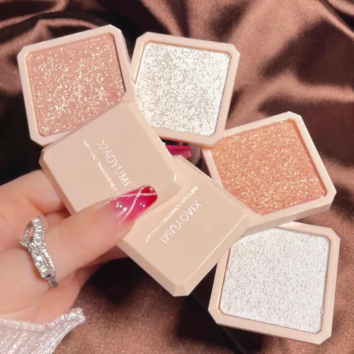 Two-Tone High-Gloss Face & Eye Palette – Sparkling Glow Face & Eye Palette Qme