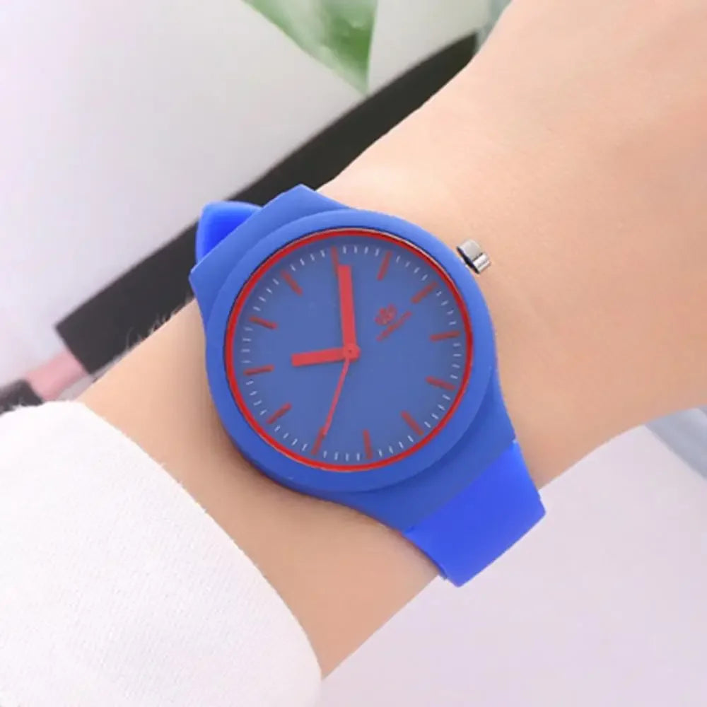 Round Dial Quartz Wrist Watch – No-Number Face, 7 Colors Quartz Wrist Watch Qme